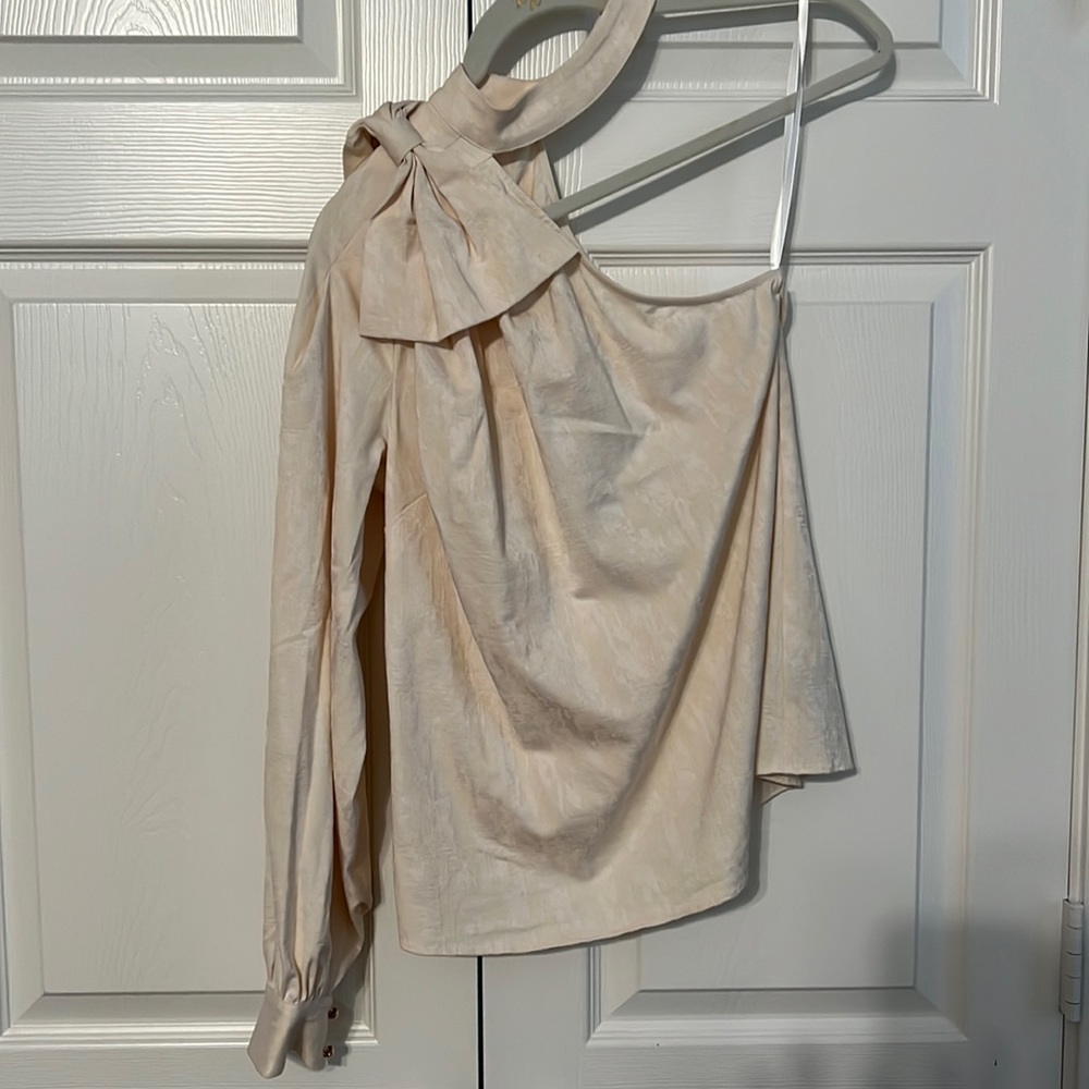 BNWT Bebe One Shoulder Jacquard Top size 4